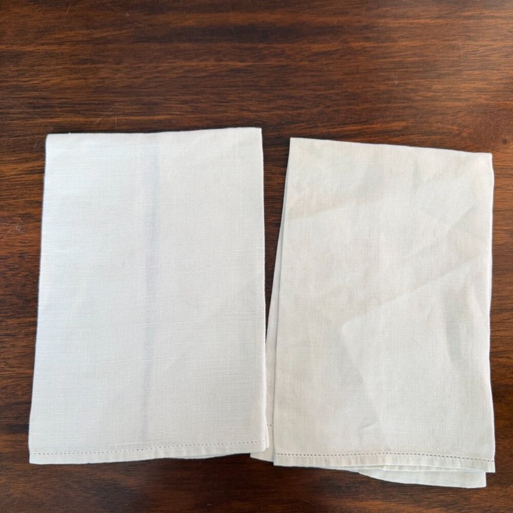 3/$30 🌟 Adorable Dainty Vintage Hand Embroidered Hand Towel Set - Picture 6 of 9